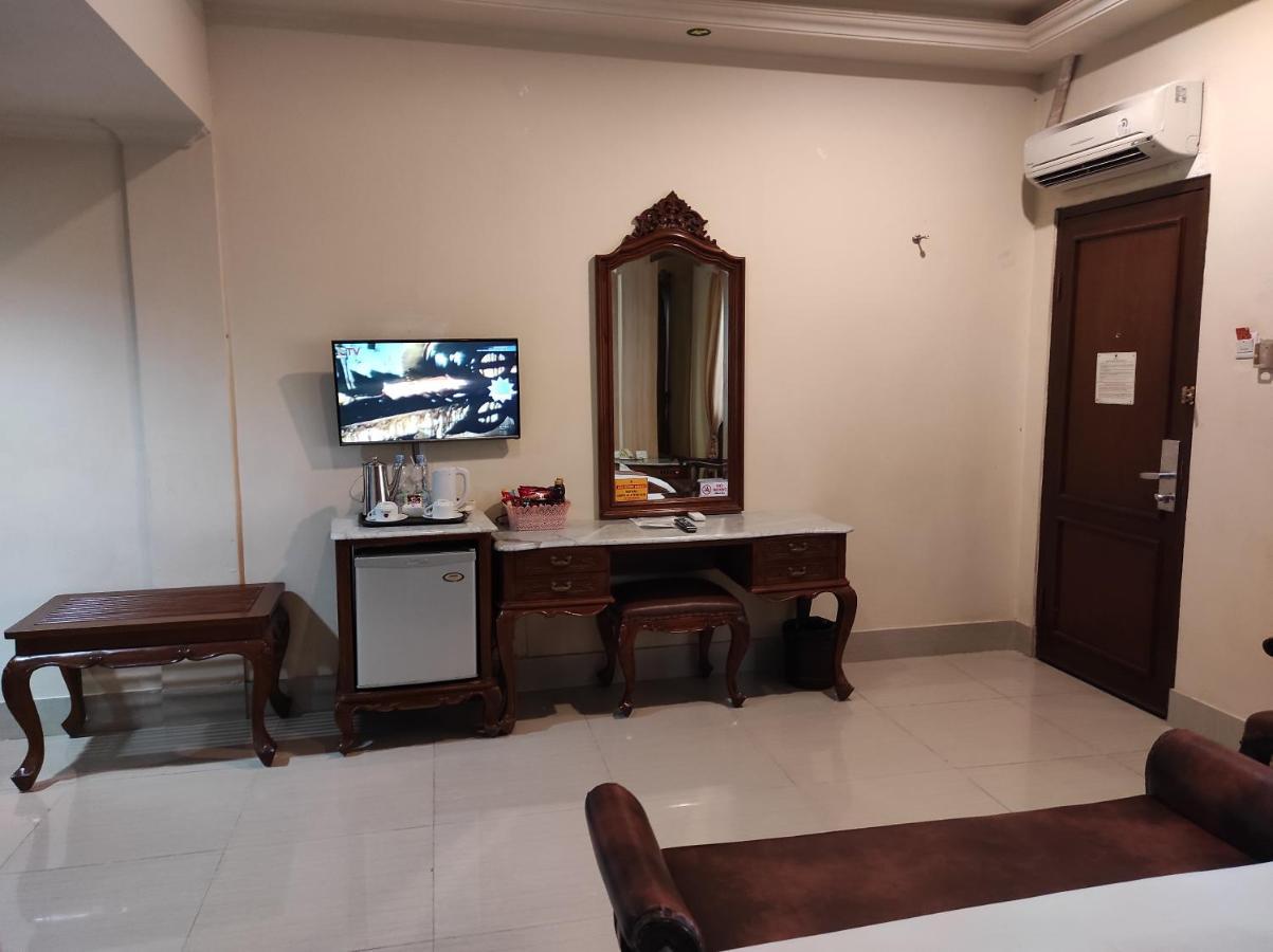 Hotel Indah Palace Yogyakarta Exterior foto